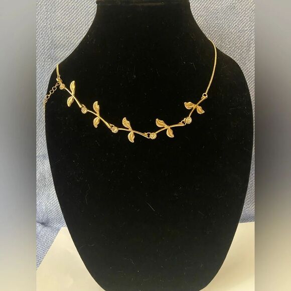 🍀 3/$15 NIP Gold Greek Leaves Hair Accessory - Picture 3 of 6